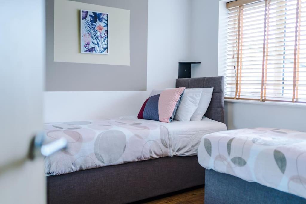 Casa de férias Modern Townhouse Near Coop Live Etihad *
