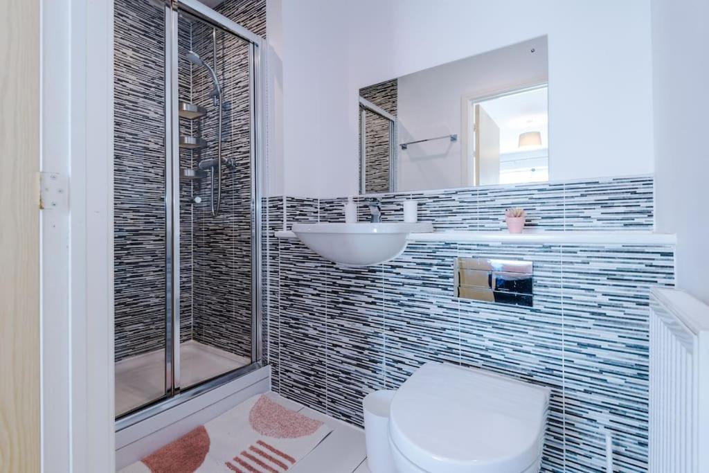 Casa de férias Modern Townhouse Near Coop Live Etihad Manchester