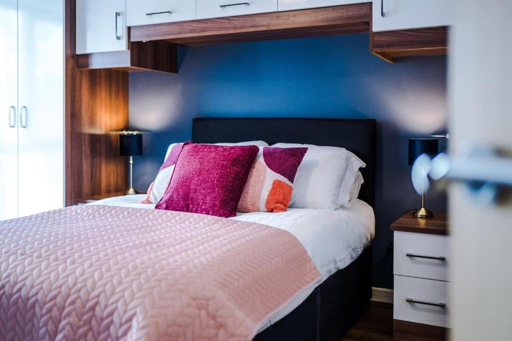 Casa de férias Modern Townhouse Near Coop Live Etihad Manchester